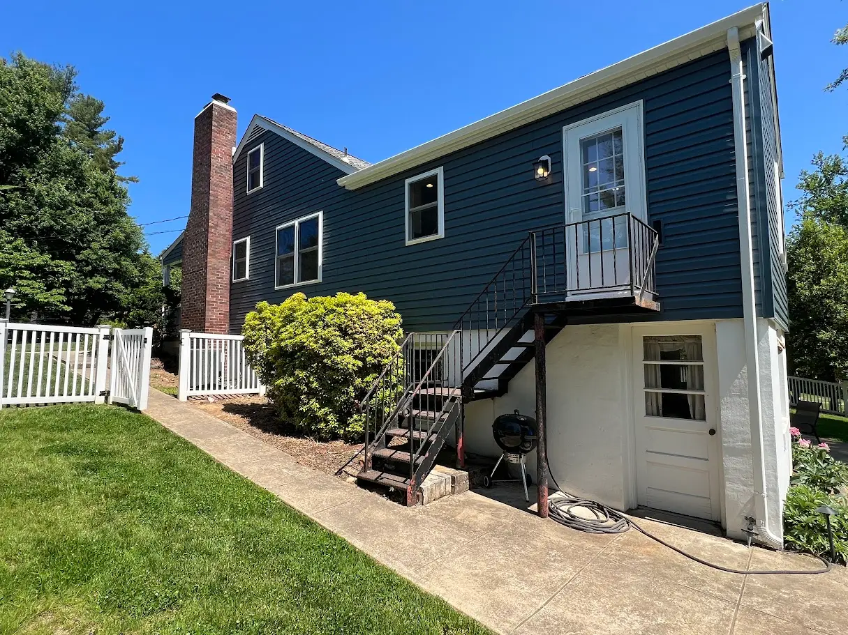 Vinyl siding contractors