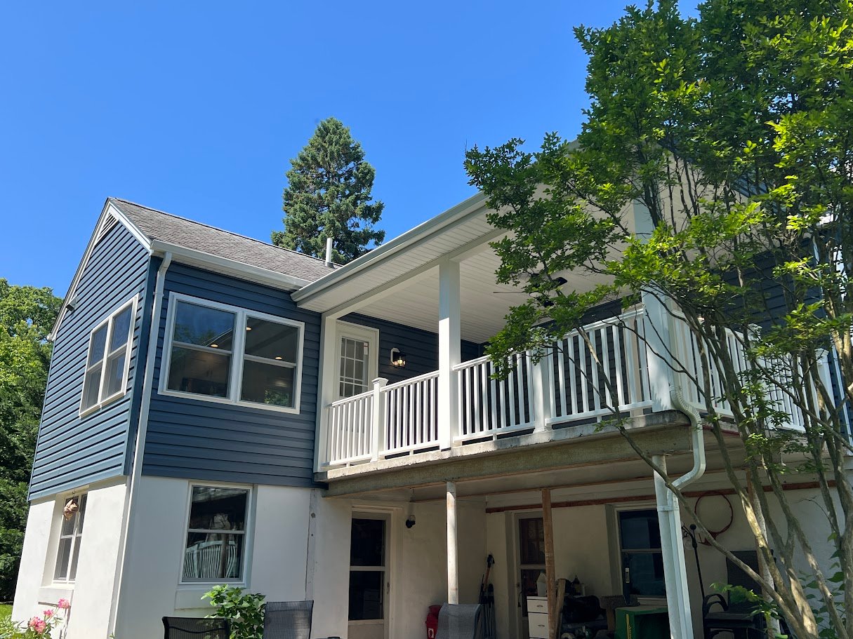 Siding contractor