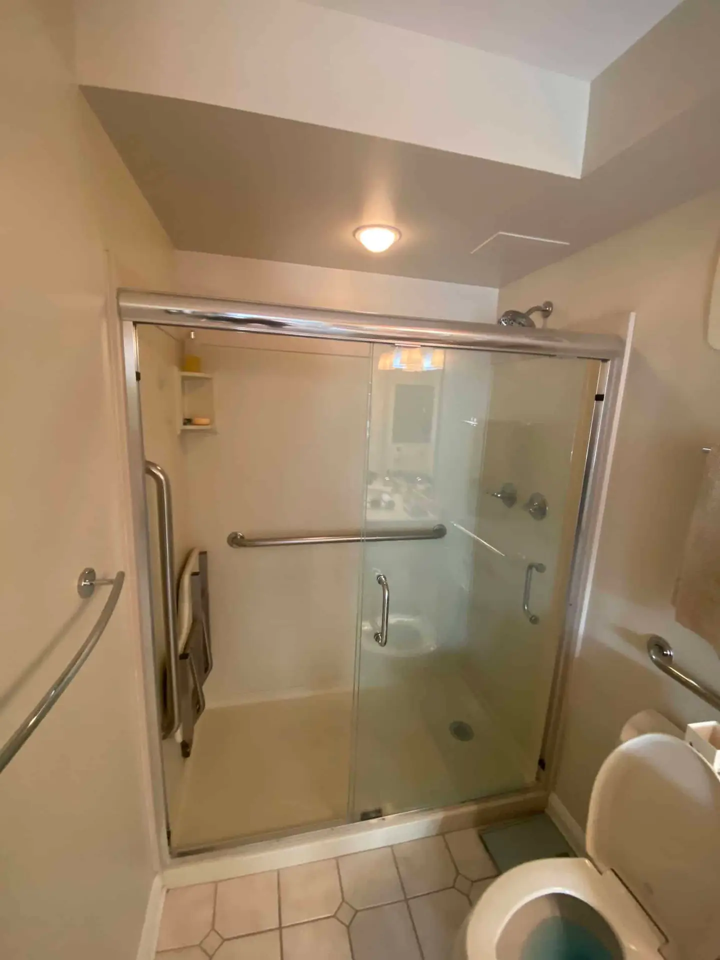 Master bath remodel before in Baltimore city