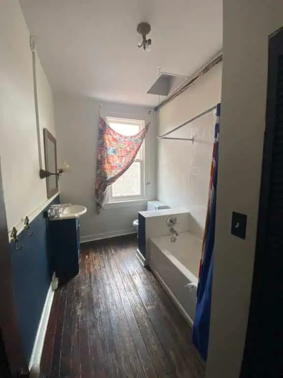 Bathroom Renovation Baltimore City BEFORE Image