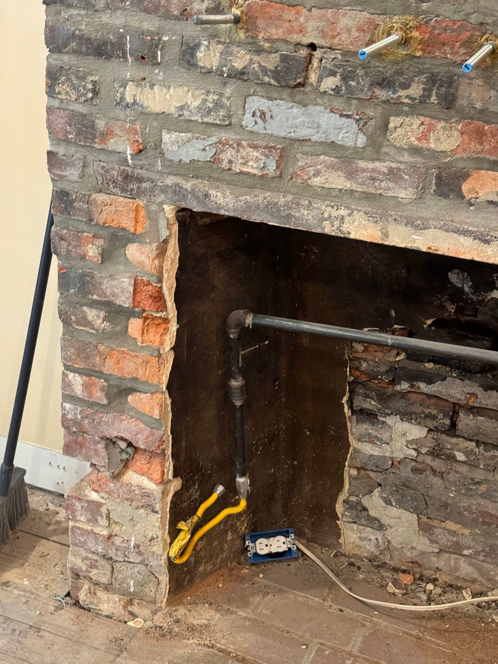 Baltimore MD Remodeling Fireplace Refinishing Before image